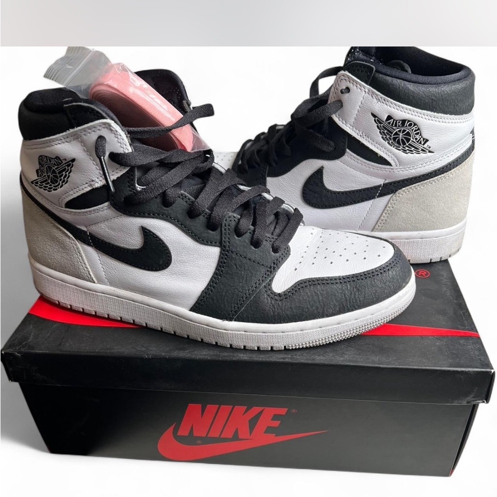 Nike Air Jordan Retro High in Black and White